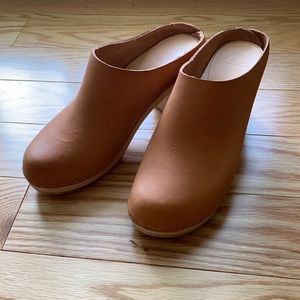 BRYR Chloe high heel clogs in Natural